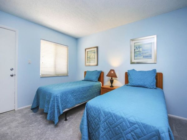 Sanibel Island Vacation Rentals | 2-Bedroom Gulf View Condo with Pool & Amenities