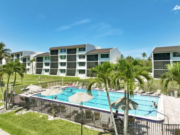 Sanibel Island Vacation Rentals | 2-Bedroom Gulf View Condo with Pool & Amenities