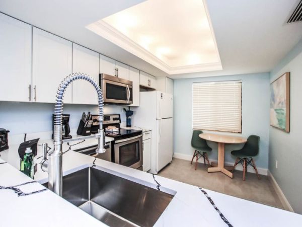 Sanibel Island Vacation Rentals | 2-Bedroom Gulf View Condo with Pool & Amenities