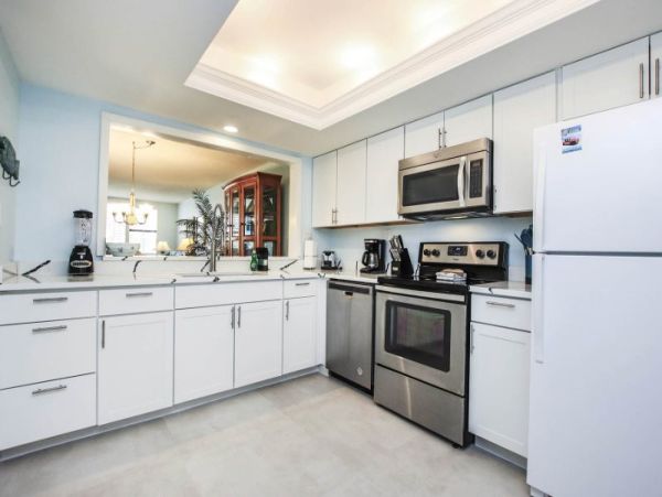 Sanibel Island Vacation Rentals | 2-Bedroom Gulf View Condo with Pool & Amenities