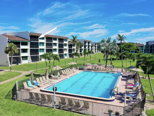 Sanibel Island Vacation Rentals | 2-Bedroom Gulf View Condo with Pool & Amenities