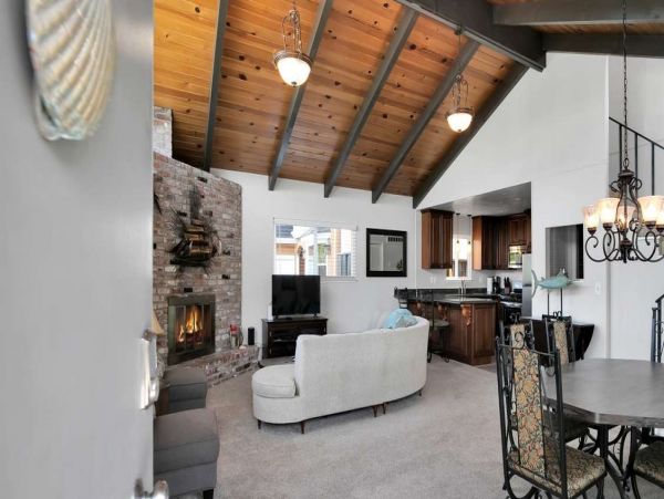 Santa Cruz County Home 1013063