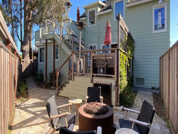 Santa Cruz County Home 1013078