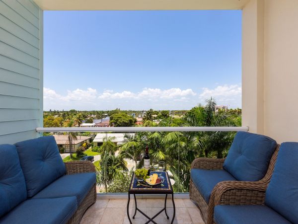 Walk to Beach Deerfield Beach Vacation Condo Two Bedroom