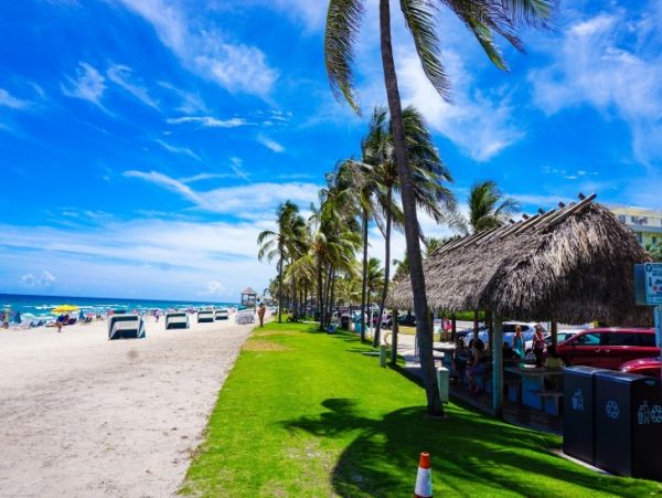Walk to Beach Deerfield Beach Vacation Condo Two Bedroom