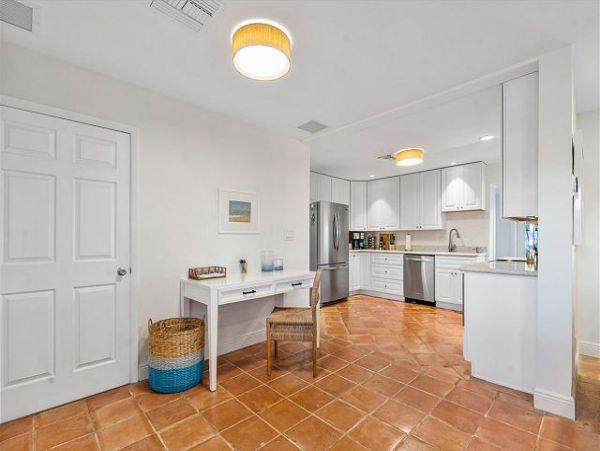 3 Bedroom Vacation Home on Delray Beach FL - Private Pool & Luxurious Amenities