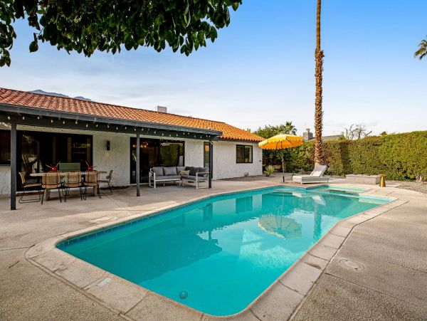 Palm Springs Home 1013236