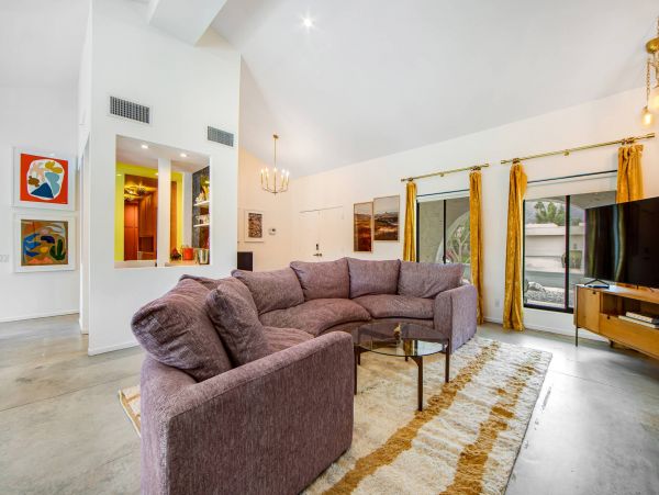 Palm Springs Home 1013236