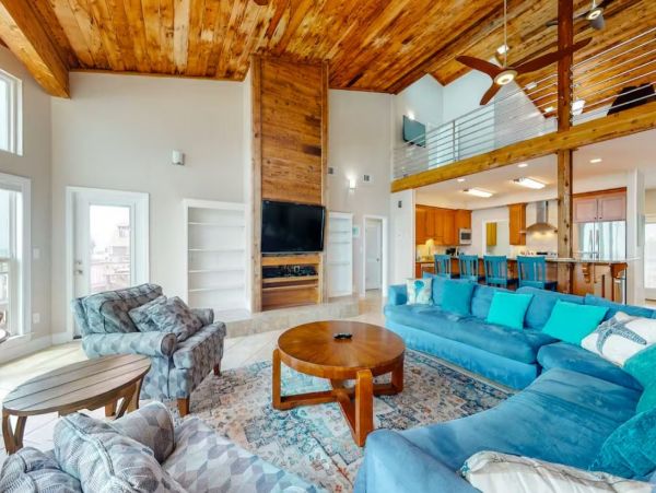 Beachfront 9 Bedroom Vacation Rental in Orange Beach