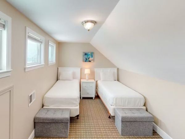 Beachfront 9 Bedroom Vacation Rental in Orange Beach
