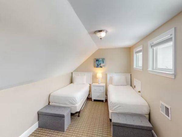 Beachfront 9 Bedroom Vacation Rental in Orange Beach