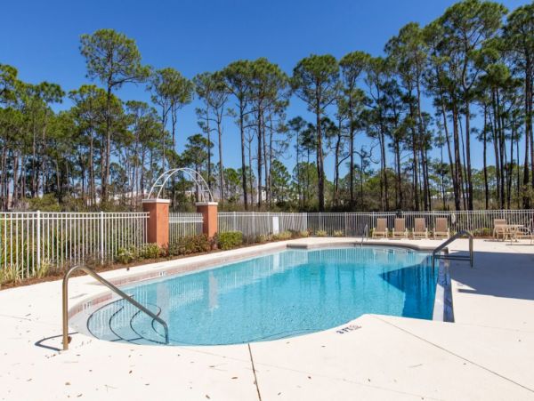 Spacious 4 Bedroom Home Sleeps 12 Guests
