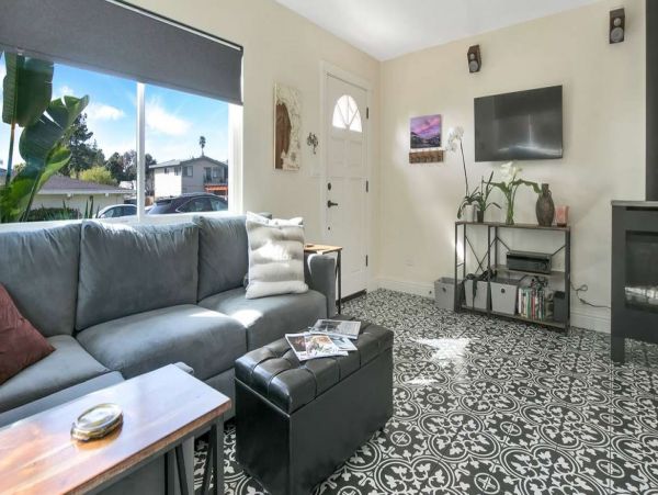 Santa Cruz County Home 1013329