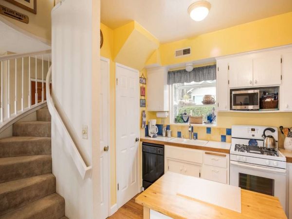 Santa Cruz County Home 1013331