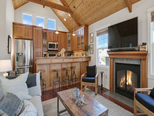 Santa Cruz County Home 1013338