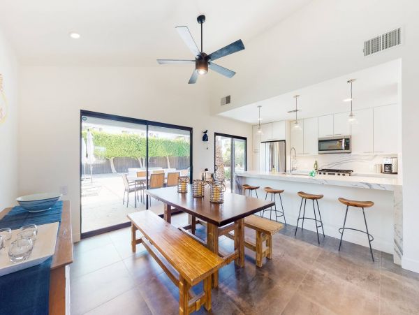 Palm Springs Home 1013354