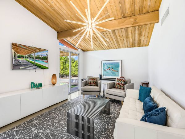 Palm Springs Home 1013357