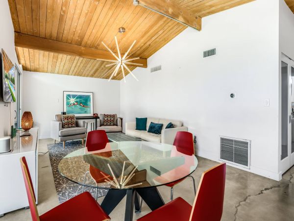 Palm Springs Home 1013357