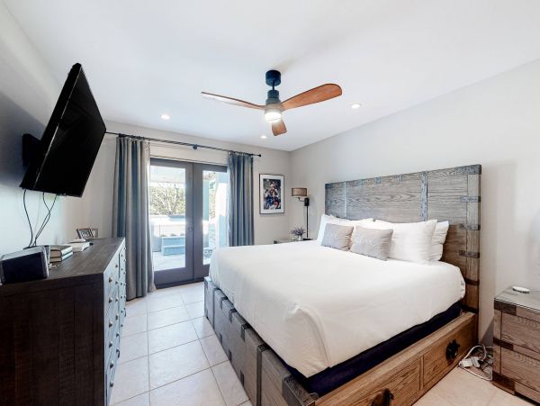 Palm Springs Home 1013358