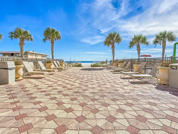 Beachfront Lovely Full Ocean Views