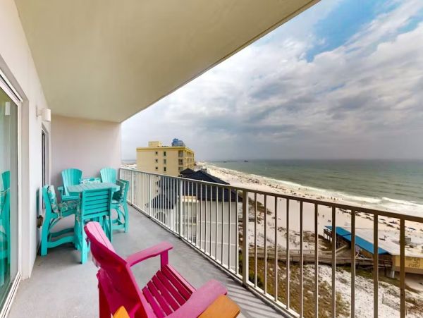 Beachfront Lovely Full Ocean Views