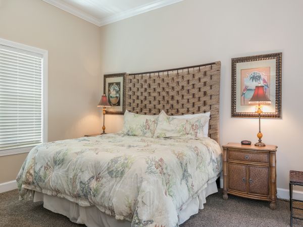 Charming 6 Bedroom Vacation Getaway in Orange Beach