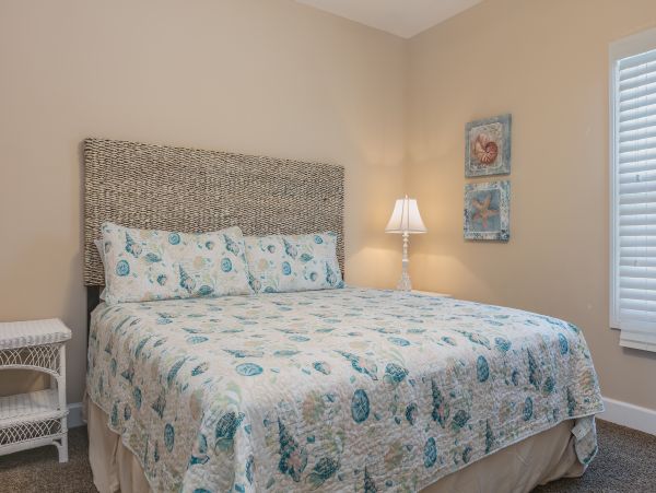 Charming 6 Bedroom Vacation Getaway in Orange Beach
