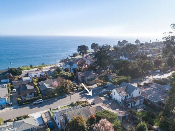 Santa Cruz County Home 1013495