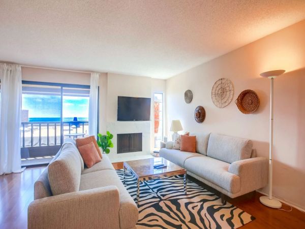 San Diego Beach Communities North Home 1013515