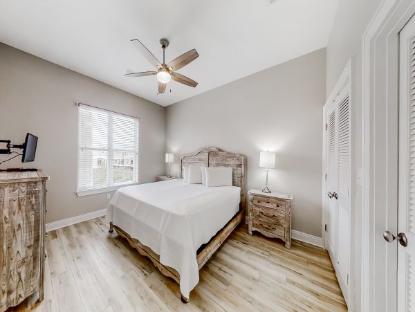 Orange Beach 8 Bedroom Home with Shared Pool & Grill Sleeps 20