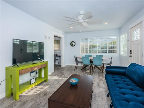 San Diego Beach Communities North Home 1013548