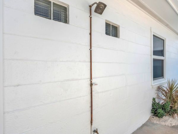 Anna Maria 2 Bedroom Rental with Partial Ocean View Sleeps 6
