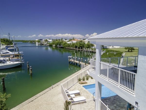 Canal Front Charming Vacation Pool Home in Marathon