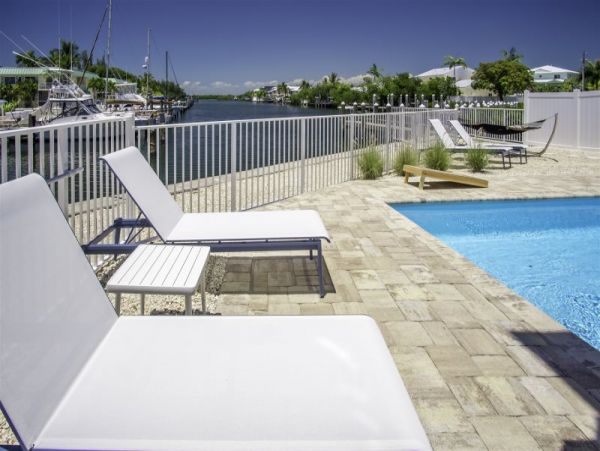 Canal Front Charming Vacation Pool Home in Marathon