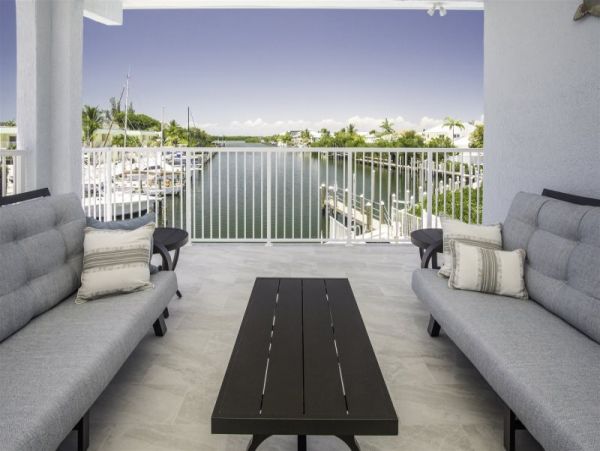 Canal Front Charming Vacation Pool Home in Marathon