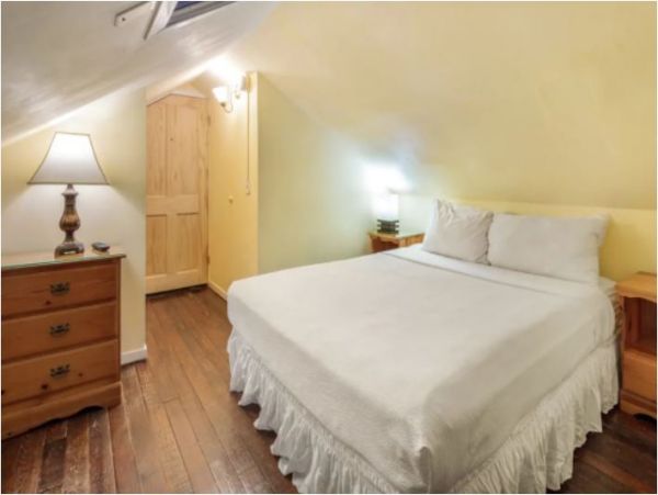 Luxury Key West Nine Bedroom Vacation Pool Home Sleeps 18