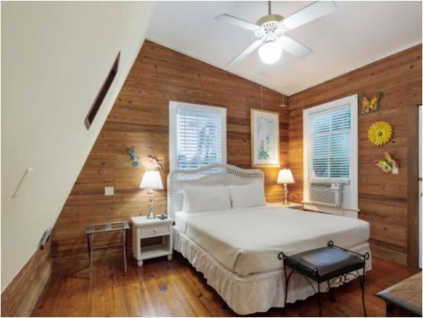Luxury Key West Nine Bedroom Vacation Pool Home Sleeps 18