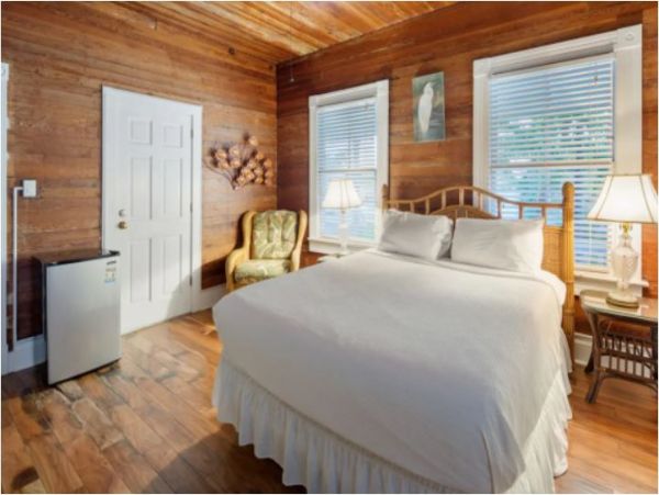 Luxury Key West Nine Bedroom Vacation Pool Home Sleeps 18