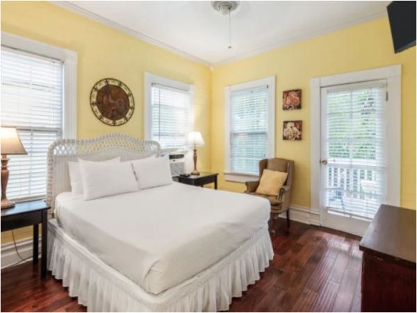 Luxury Key West Nine Bedroom Vacation Pool Home Sleeps 18