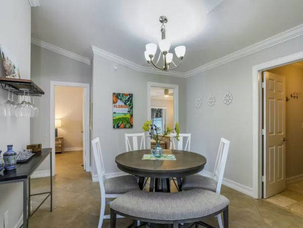 Naples Charming Vacation Home Sleeps 8 Guests