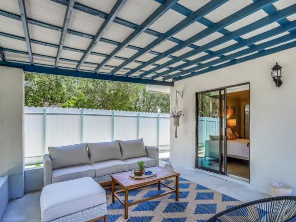 Naples Charming Vacation Home Sleeps 8 Guests