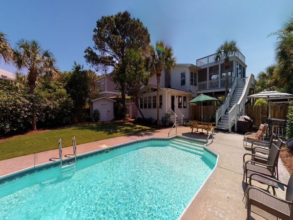Four Bedroom Home with Patio & Pool in Isle of Palms