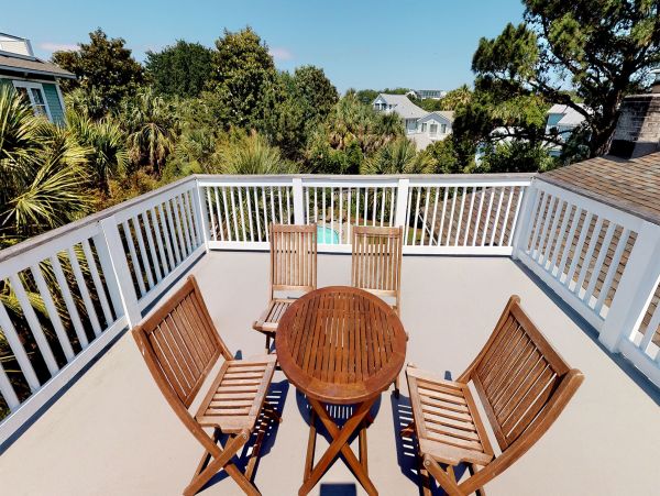 Four Bedroom Home with Patio & Pool in Isle of Palms