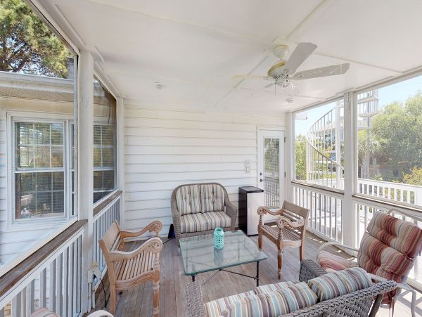 Four Bedroom Home with Patio & Pool in Isle of Palms