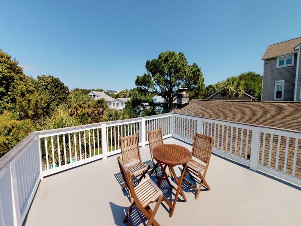 Four Bedroom Home with Patio & Pool in Isle of Palms