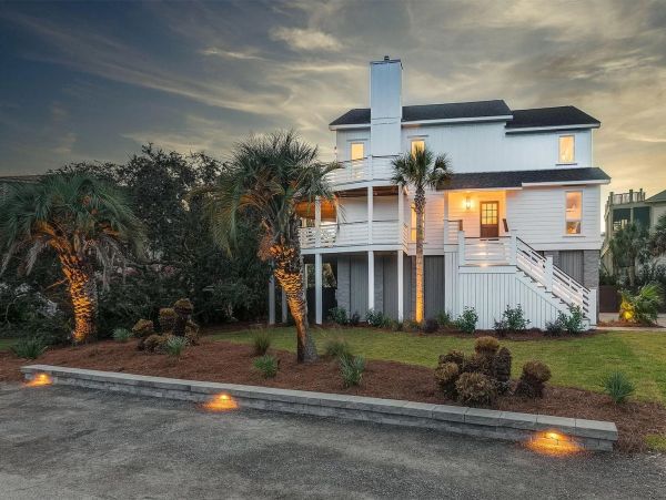 Four Bedroom Home in Isle of Palms Sleeps 10