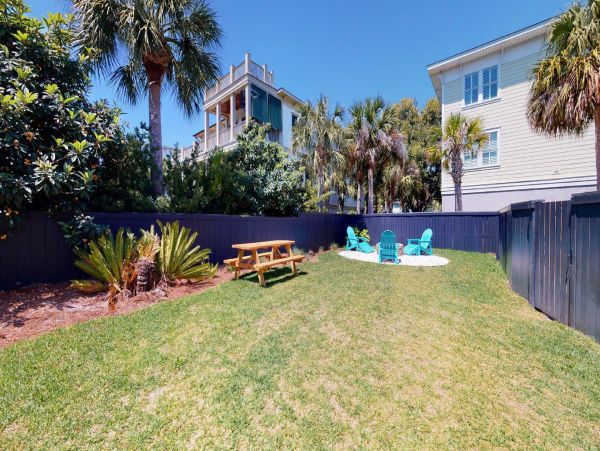 Four Bedroom Home in Isle of Palms Sleeps 10