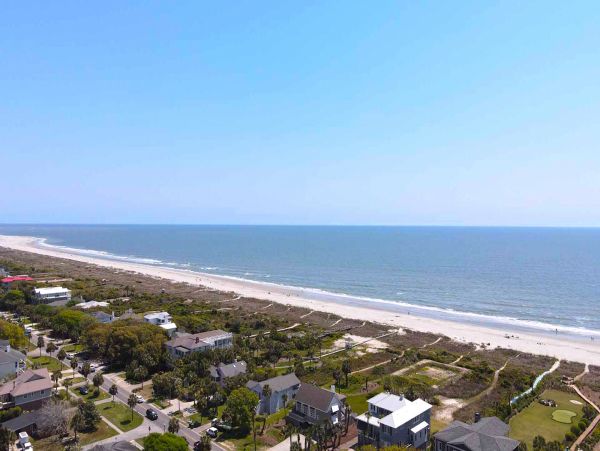 Four Bedroom Home in Isle of Palms Sleeps 10
