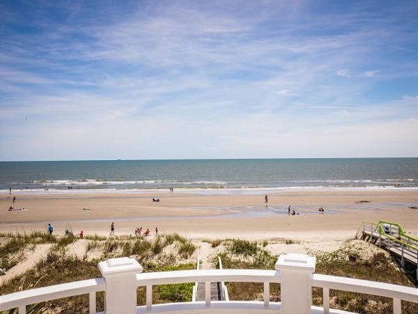 Isle of Palms Four Bedroom Home Beach View Sleeps 10