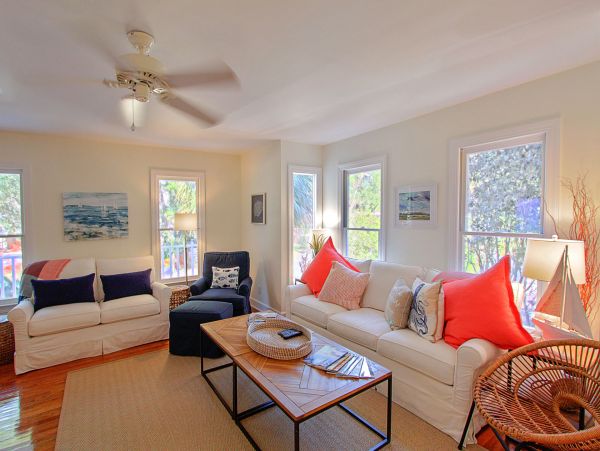 Charming 3 Bedroom Home in Isle of Palms Walk to Beach